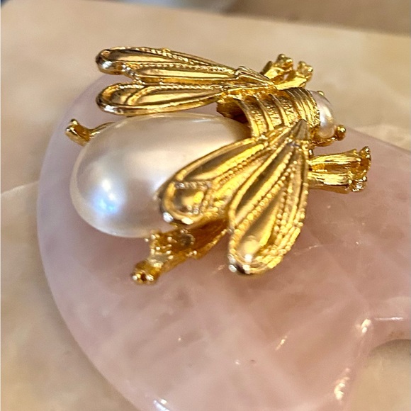 Vintage Bee Brooch Faux Pearl Gold-tone - Picture 9 of 17
